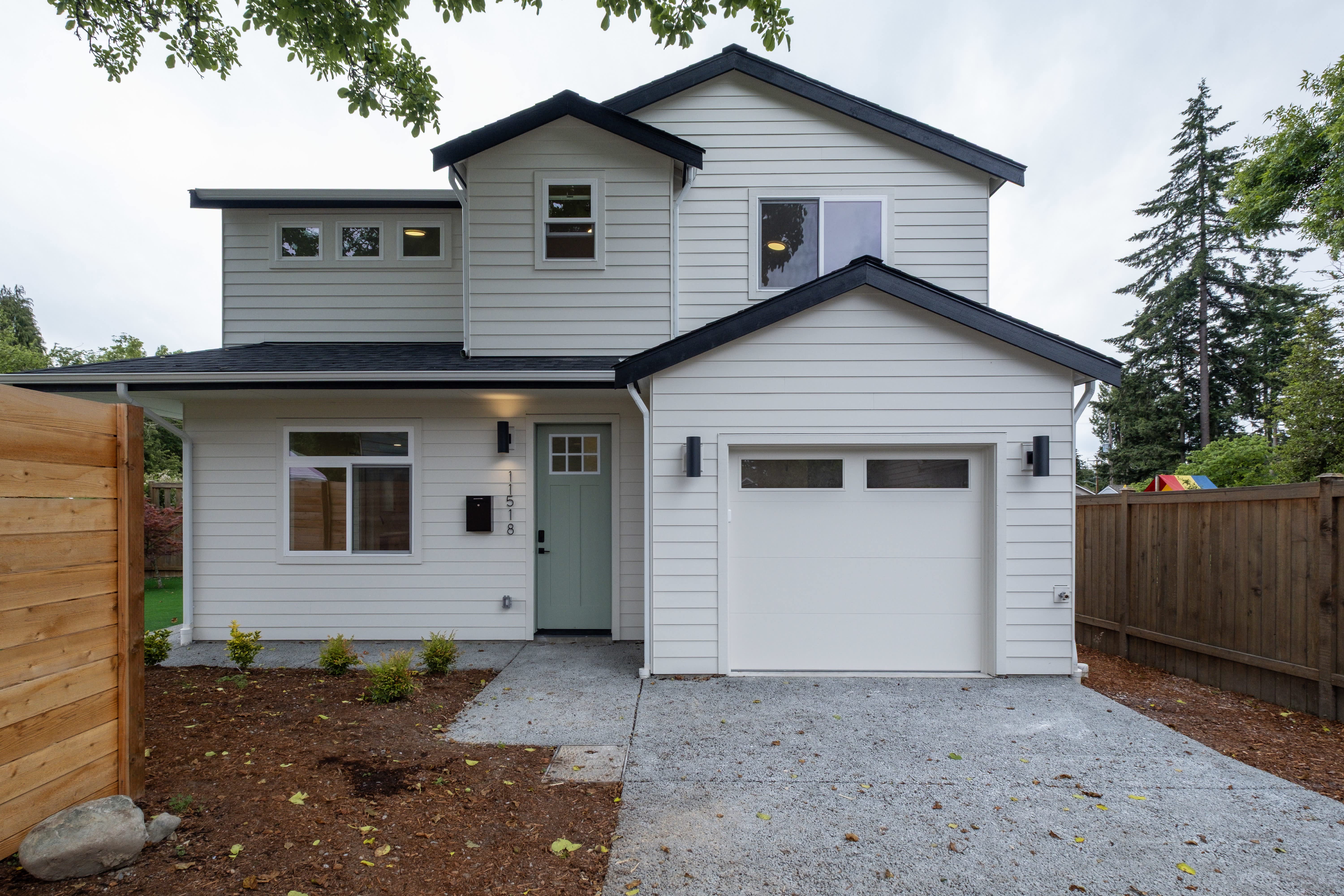 11518 16th Avenue Northeast – photo 1