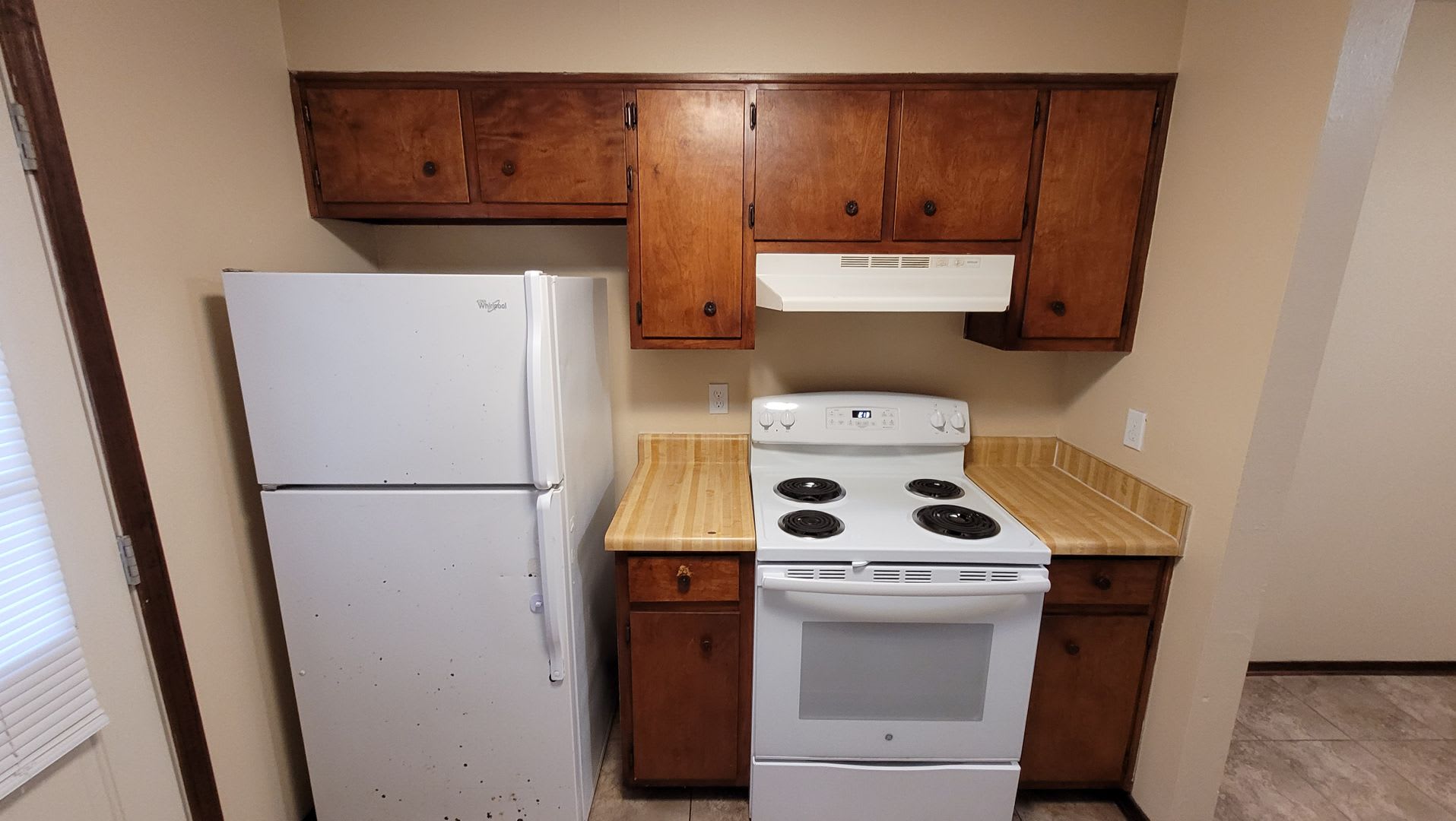 2 Bedroom 1 Bath Duplex for Rent! Trash & Lawn Care Included! – photo 5