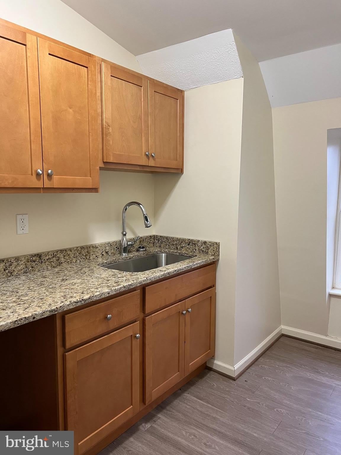 7252 Benedict Avenue – photo 3