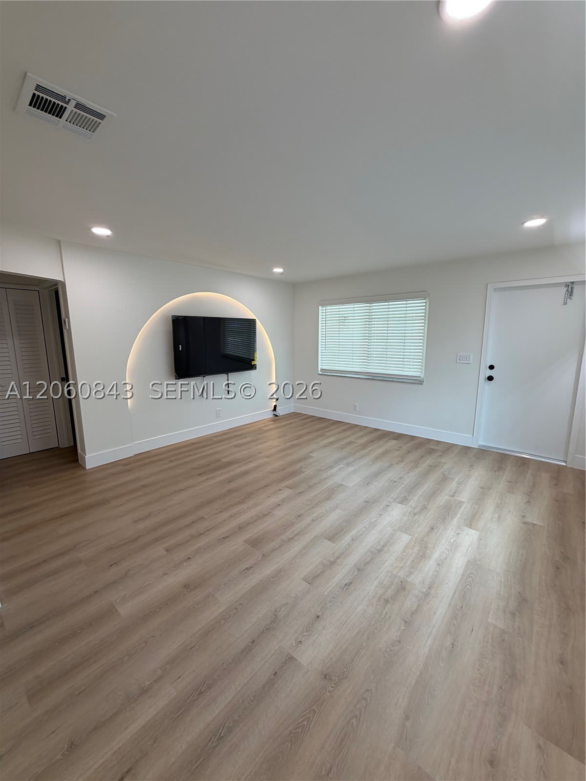 708 SW 7th Ave – photo 2