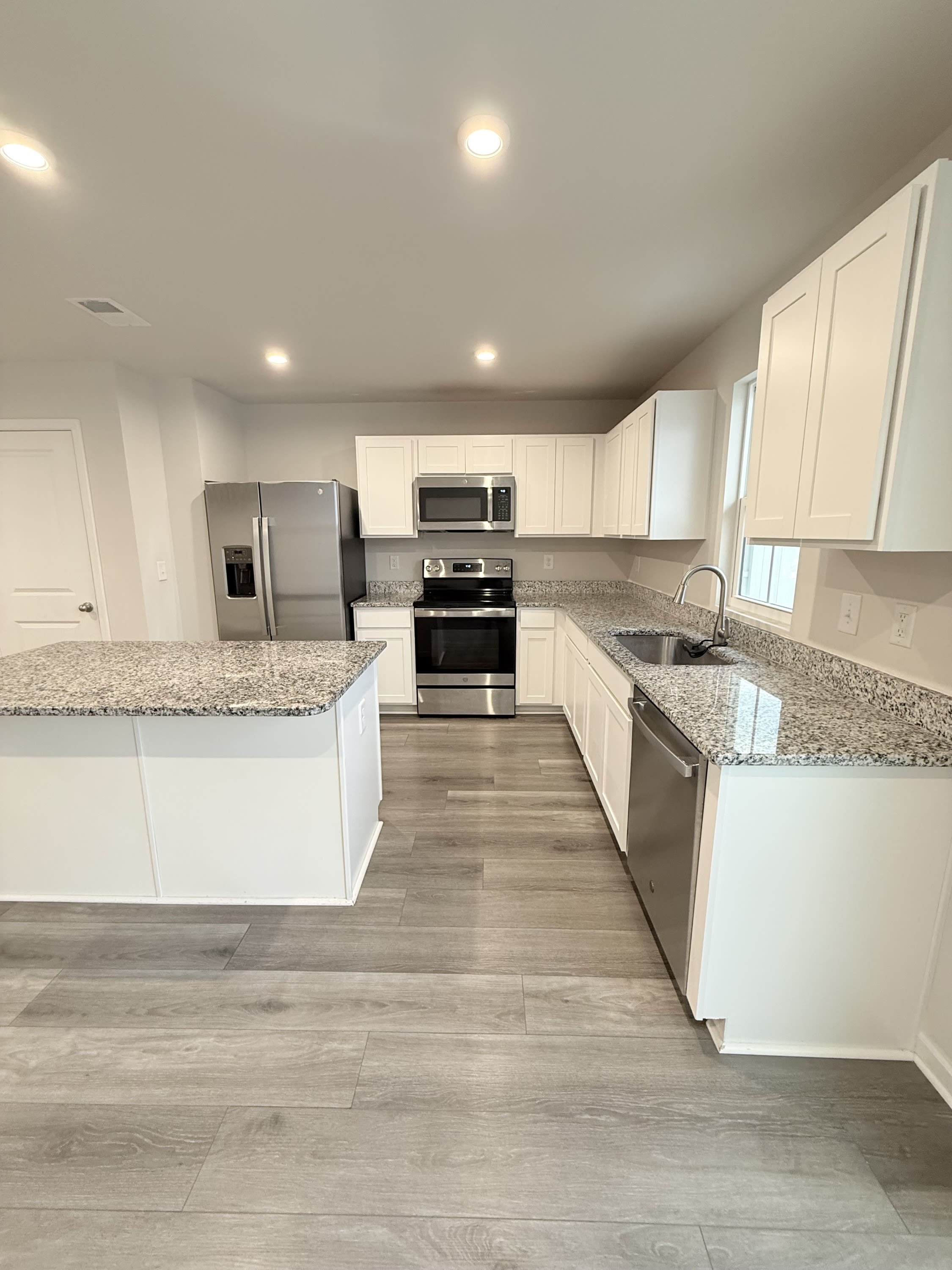 400 El Camino Drive – photo 4