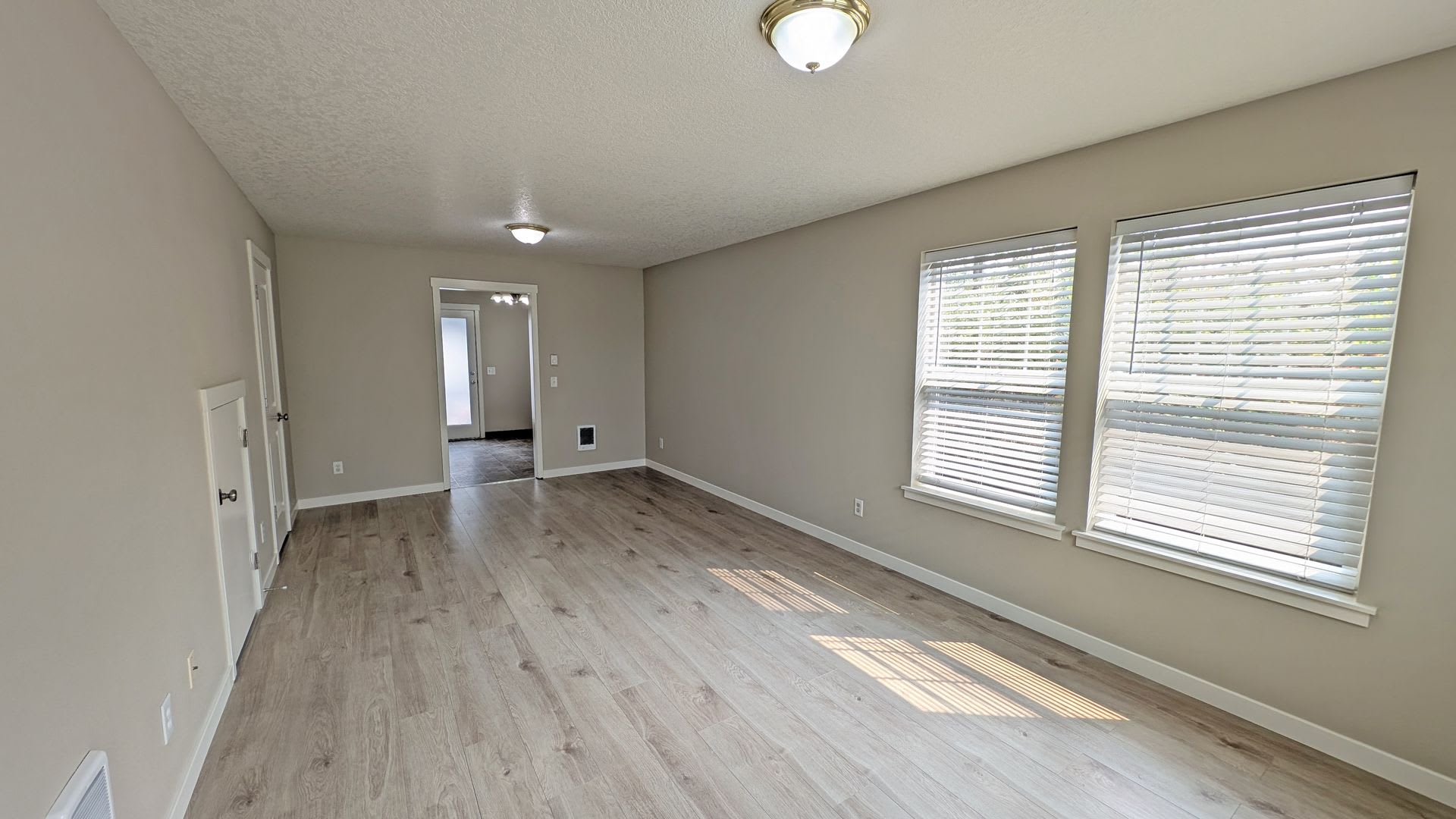 Wonderful townhouse in Forest Grove – photo 2
