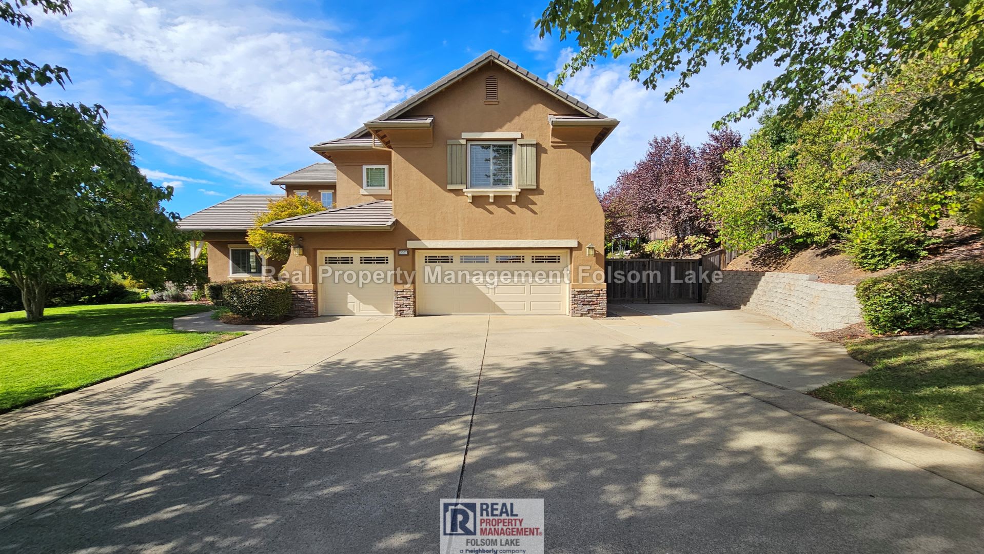 Spacious 5-Bedroom 3-Bath Plus Bonus Room with Pool, Spa & Scenic Views – photo 2