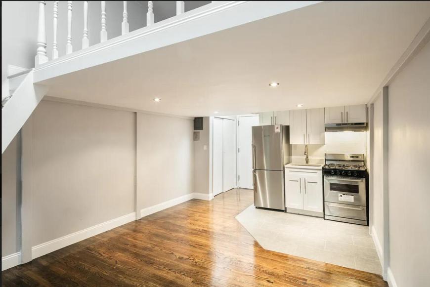 456 West 22Nd Street – photo 1