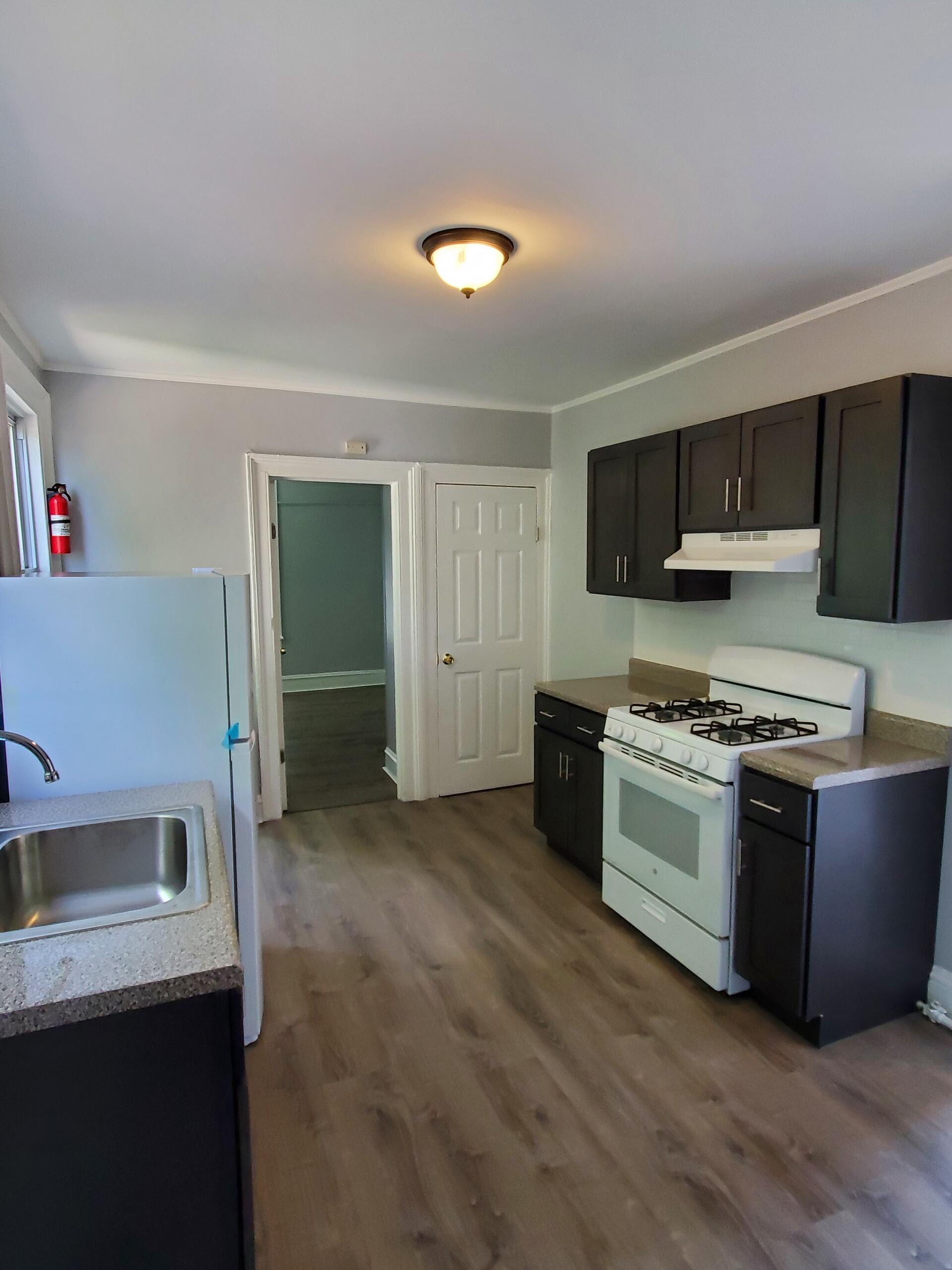 177 W Parmenter St – photo 2