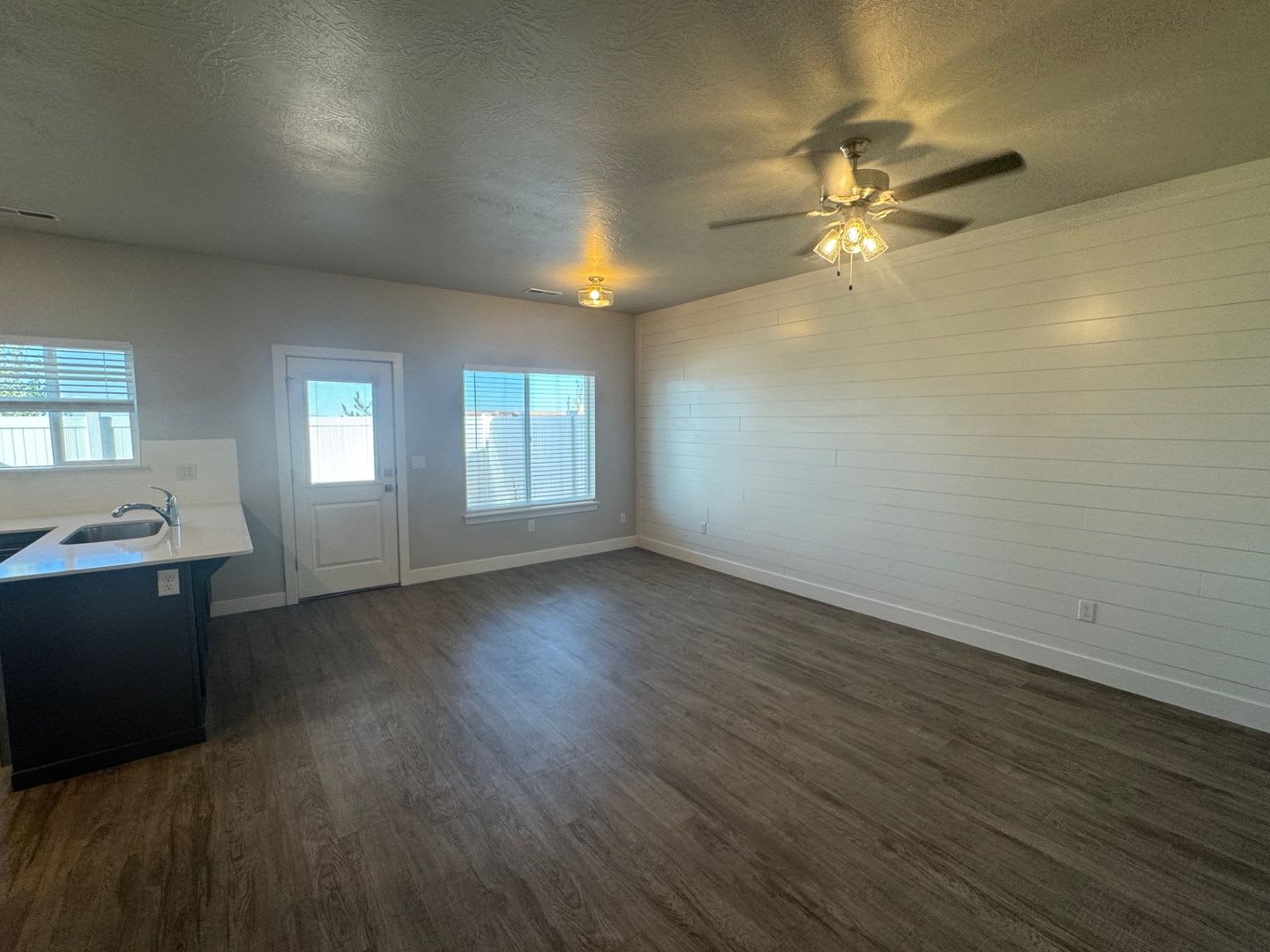 3 Bed 2 1 2 Bath Townhome – photo 4
