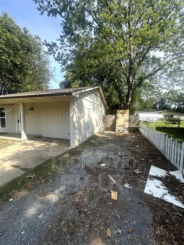 602 Southwest 2nd St – photo 2
