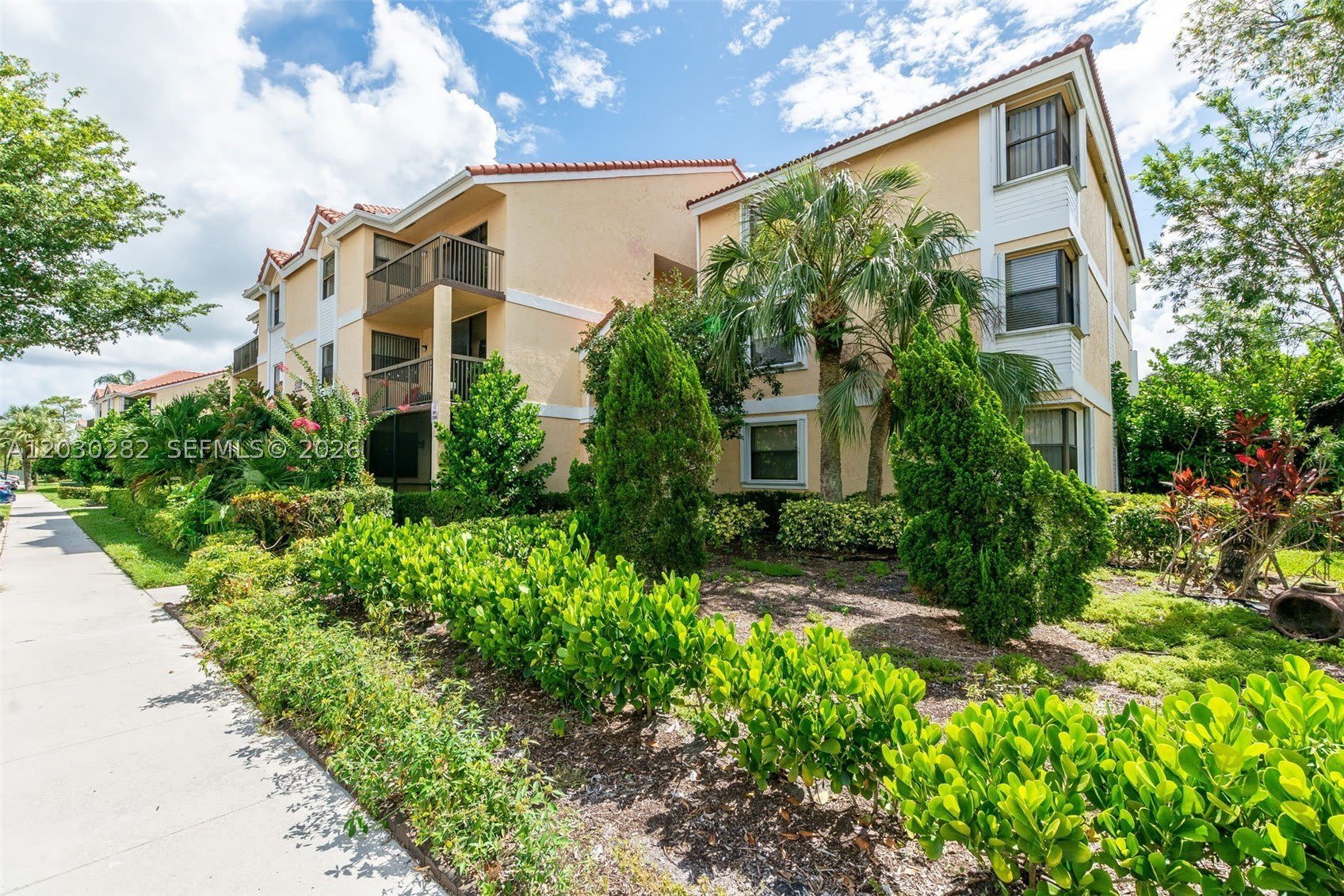 5721 Riverside Dr – photo 3
