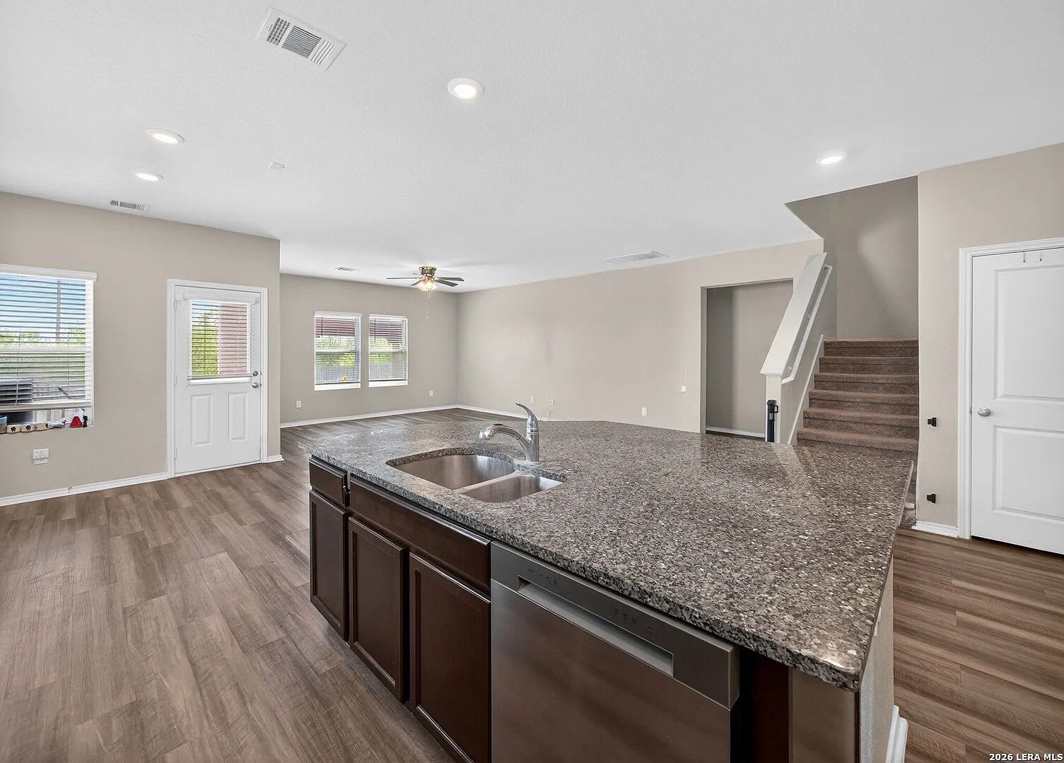 Room in 7 Bedroom Home in New Braunfels – photo 4