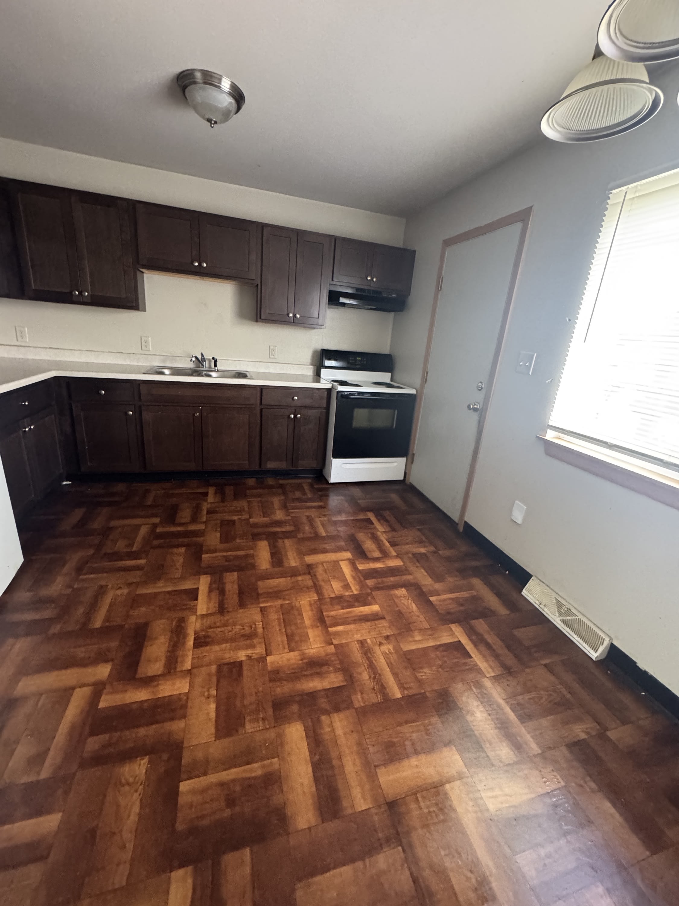 9000 West Carmen Avenue – photo 1