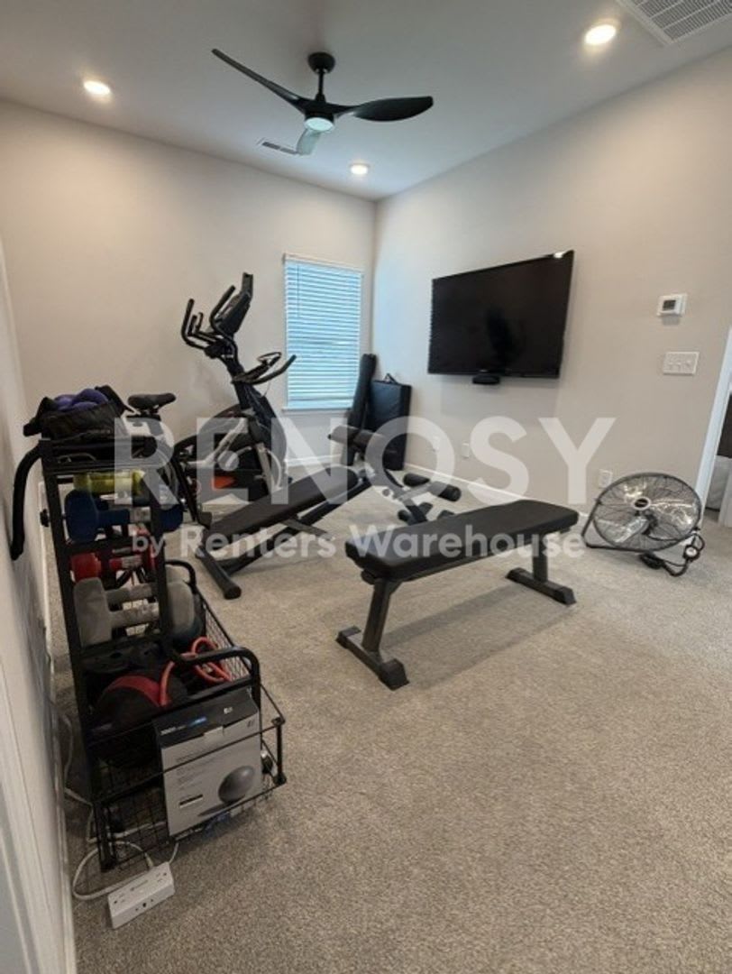 The fully furnished 3 Bedroom 3 bath home is just what you need! – photo 4