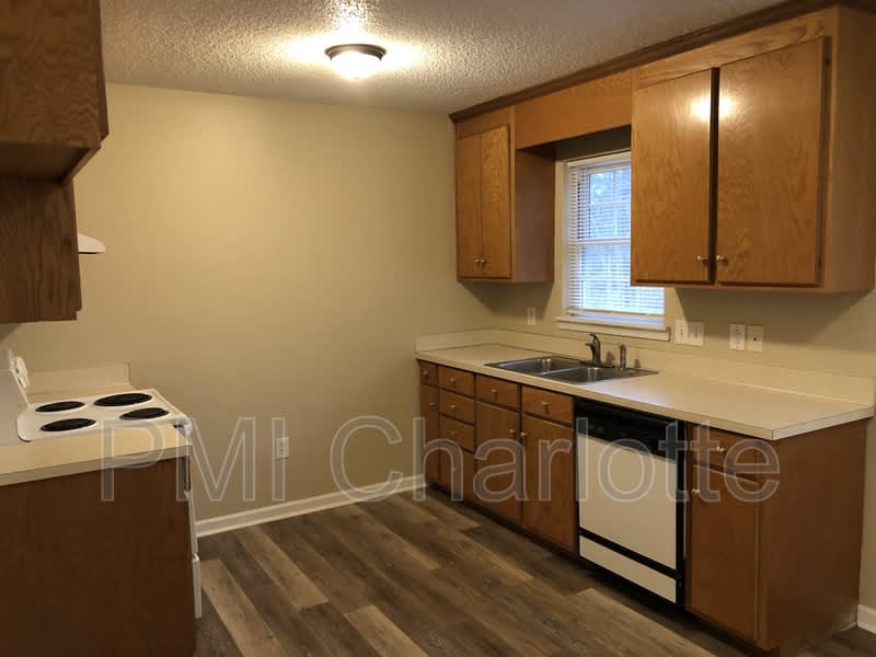 2519 Hickory Ave – photo 5