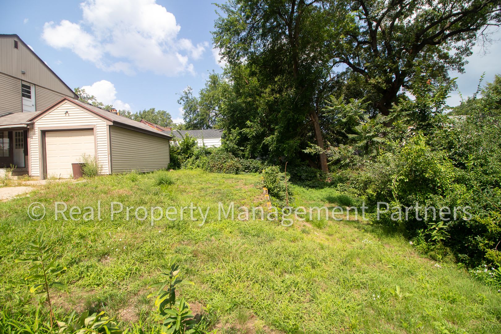 4-Bedroom Home – Renovated Kitchen and 4-Season Sunroom on a Corner Lot – photo 4