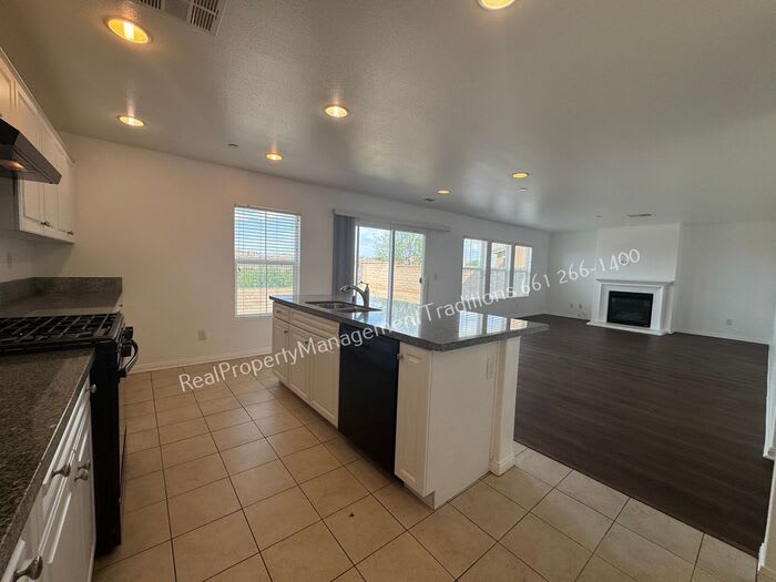 2817 Goldenrain Street – photo 5