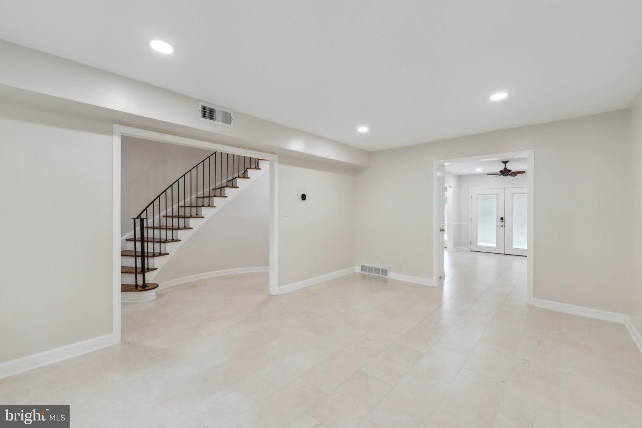 6008 WATERBURY Court – photo 2