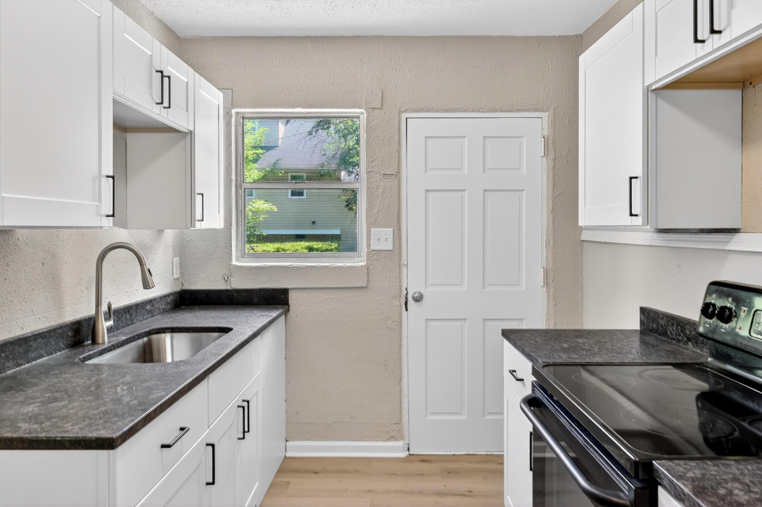 437 Carver Lane – photo 3