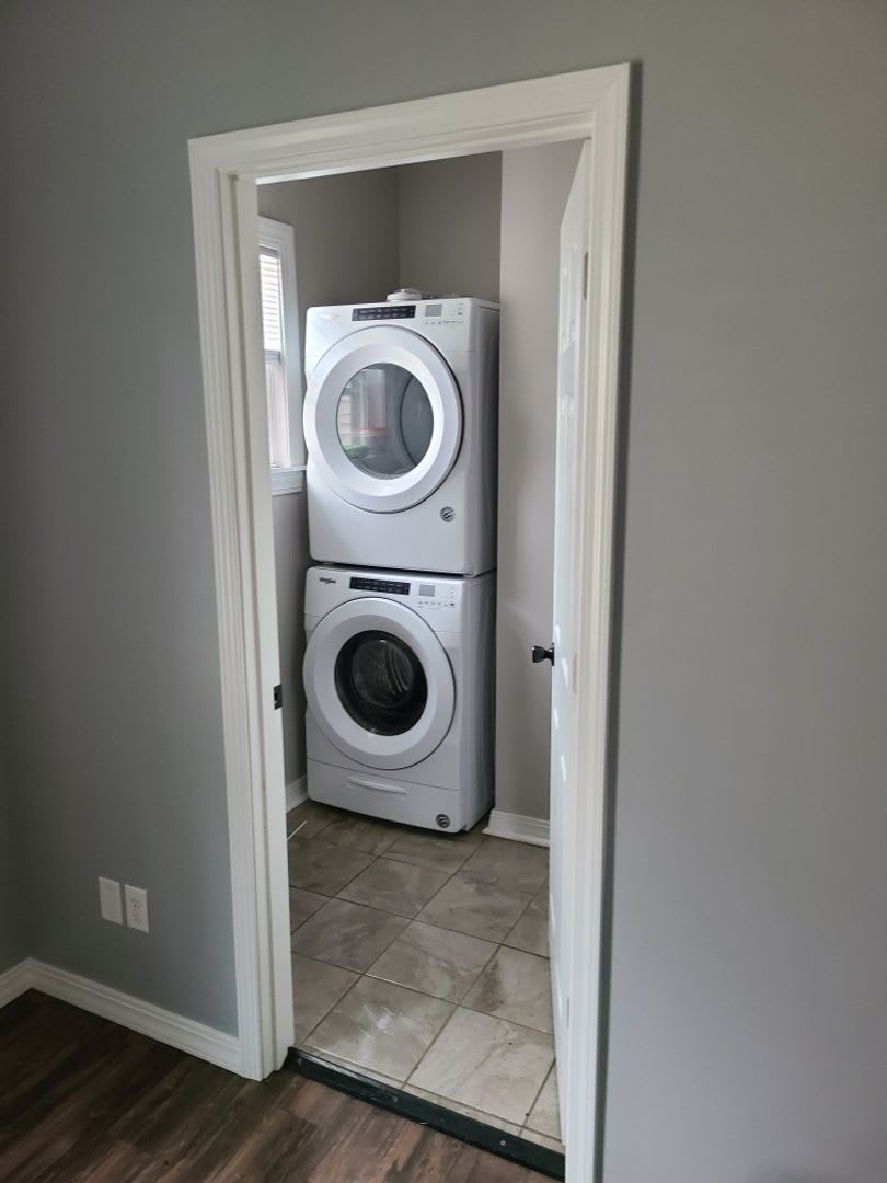 Fully Updated 2 Bedroom 1 Bath House – photo 2