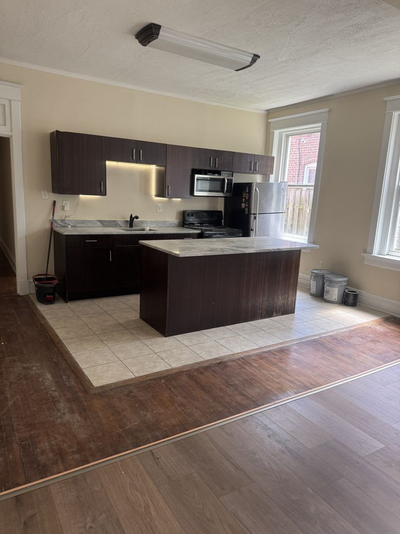 2422 Barton Ave – photo 3