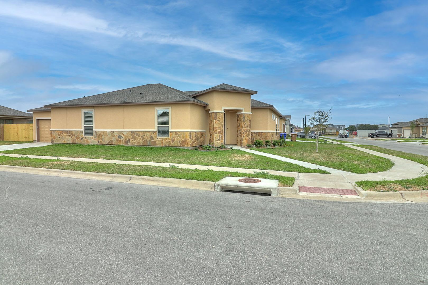 2202 Crystal Bay Dr 4 Bed 3 Bath 2 495 Month – photo 3