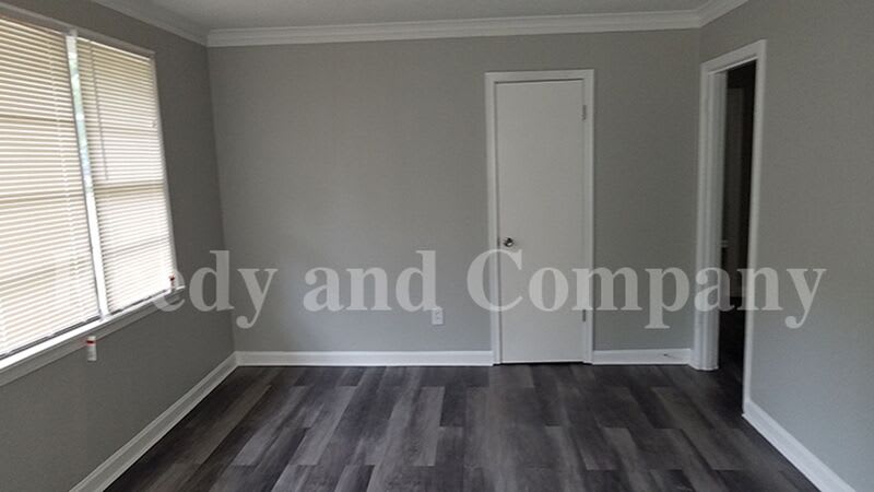 893 Linwood Rd – photo 3