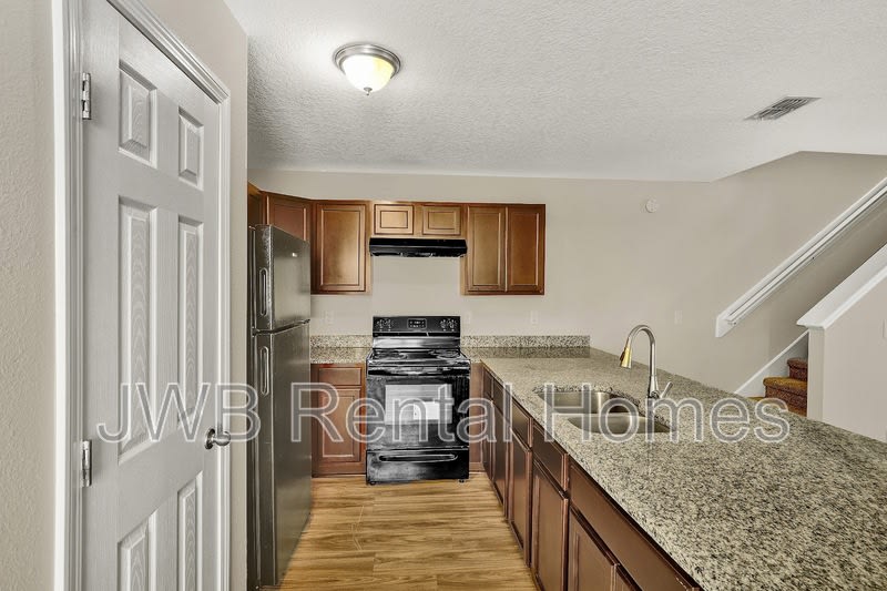 2813 Hidden Haven Rd – photo 2