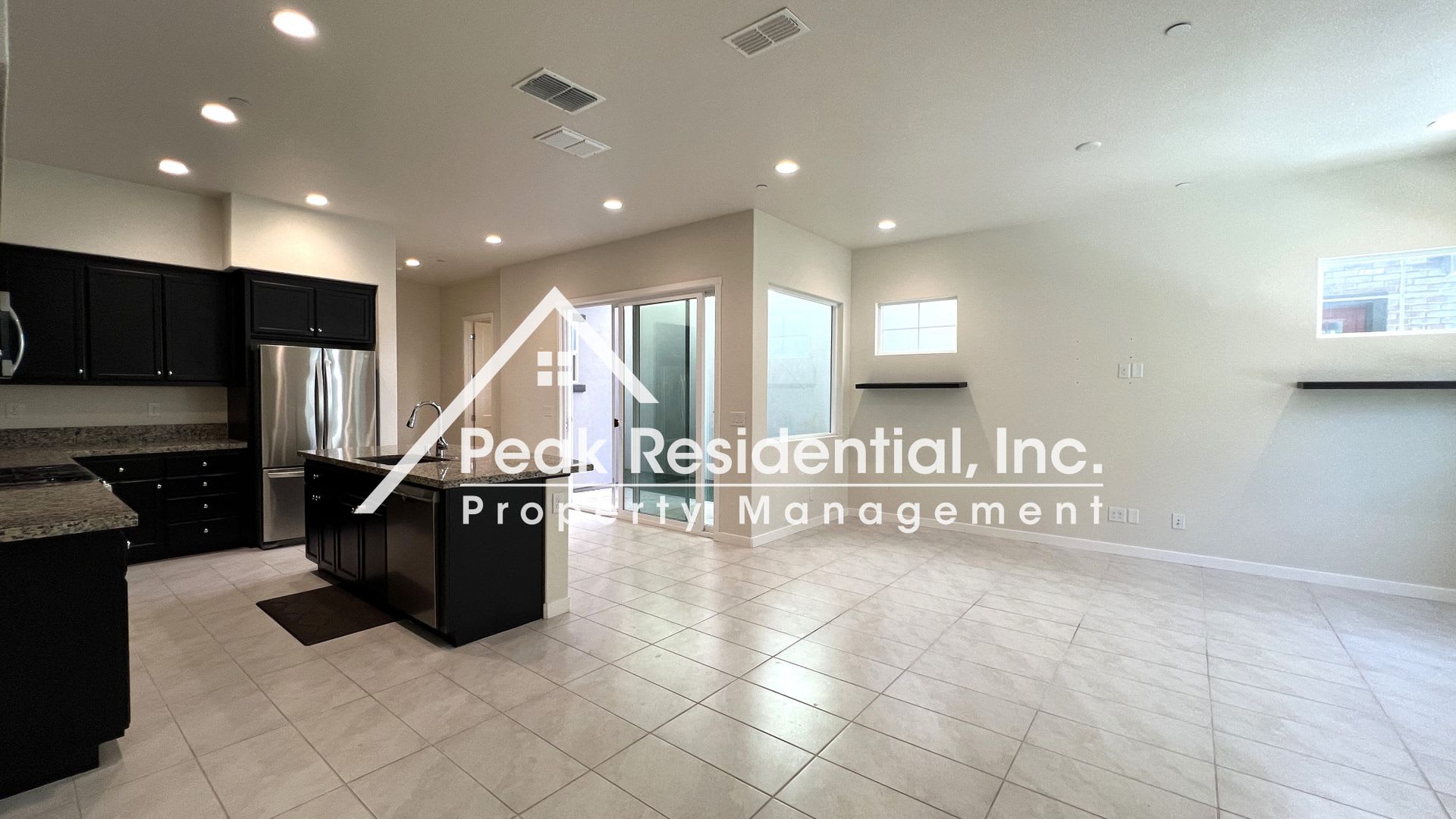 Newer 3Bd 2 5Ba West Sacramento Home With 2 Car Garage – photo 4