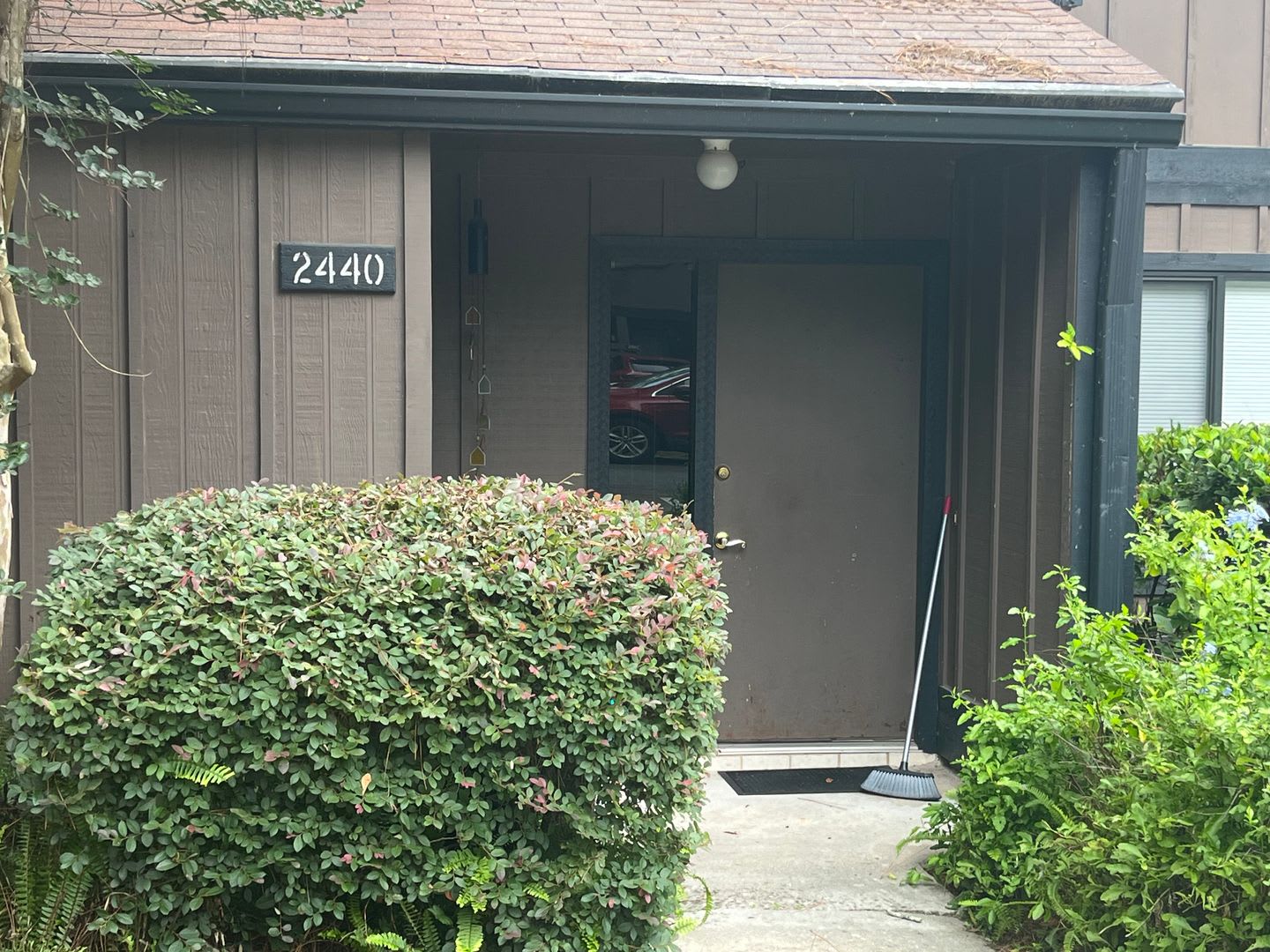 Large partially furnished townhome – photo 3