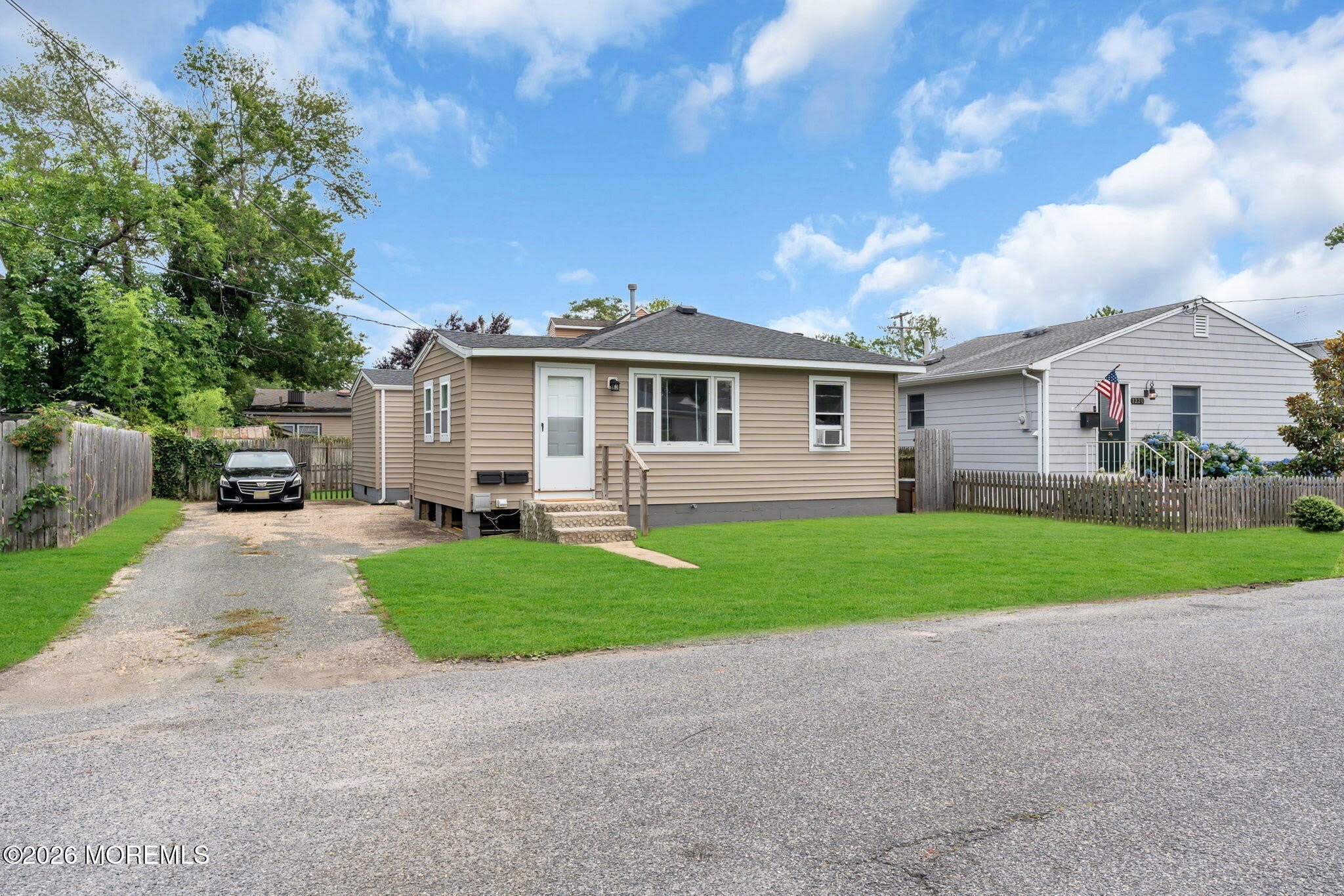 1218 Lister Street – photo 5