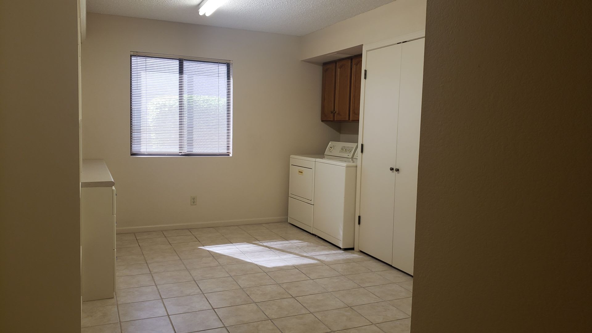 UNFURNISHED Great single faimly home. – photo 5