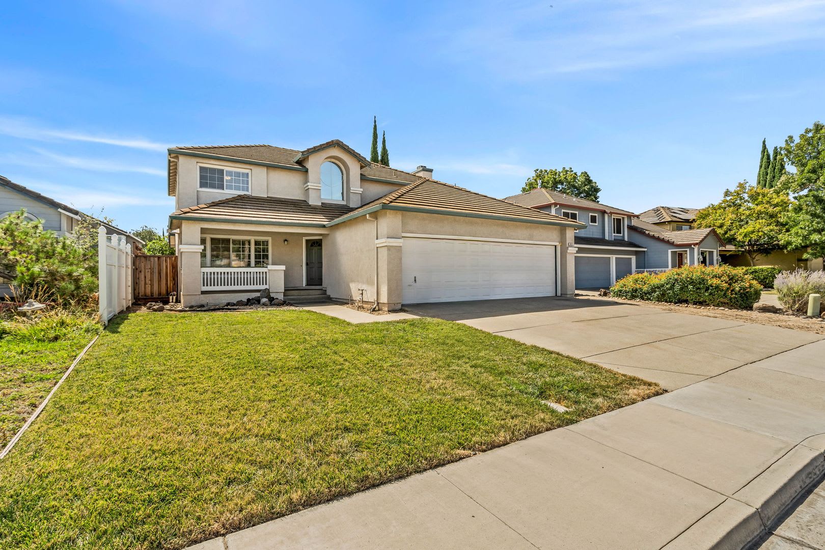 GREAT CENTRAL BRENTWOOD LOCATION! – photo 3