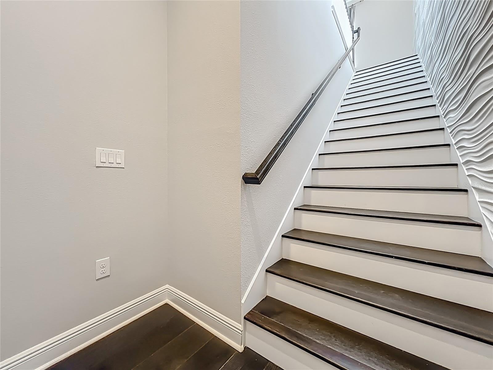 13450 Gabor Avenue – photo 4