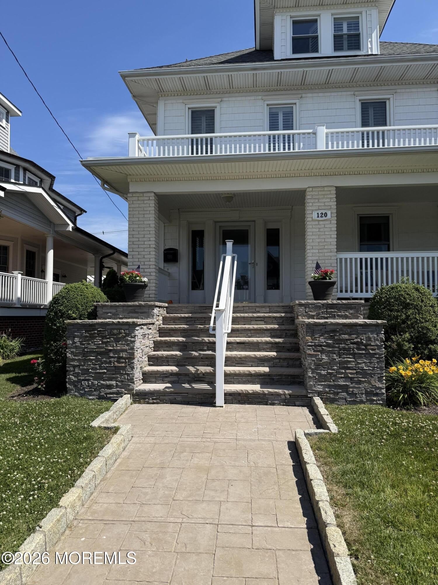 120 Garfield Avenue – photo 3