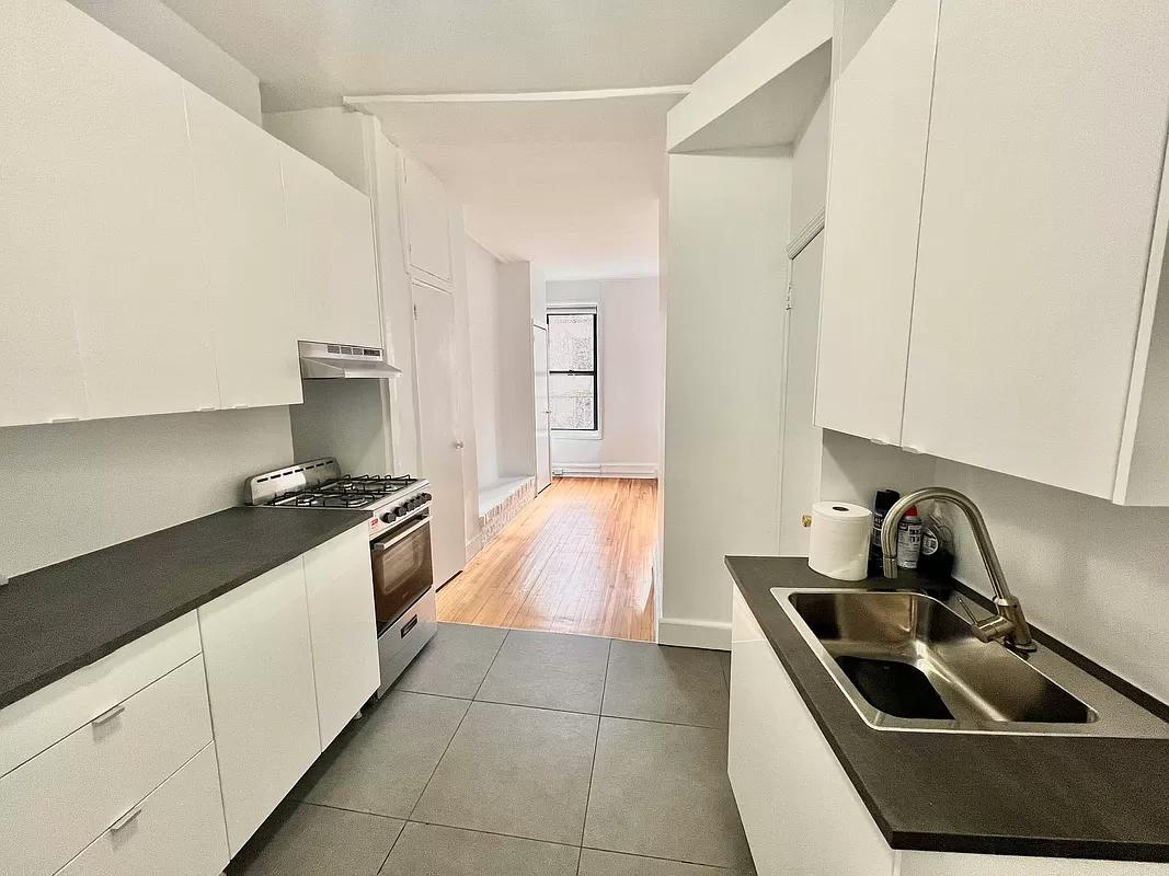 1754 2Nd Ave – photo 3