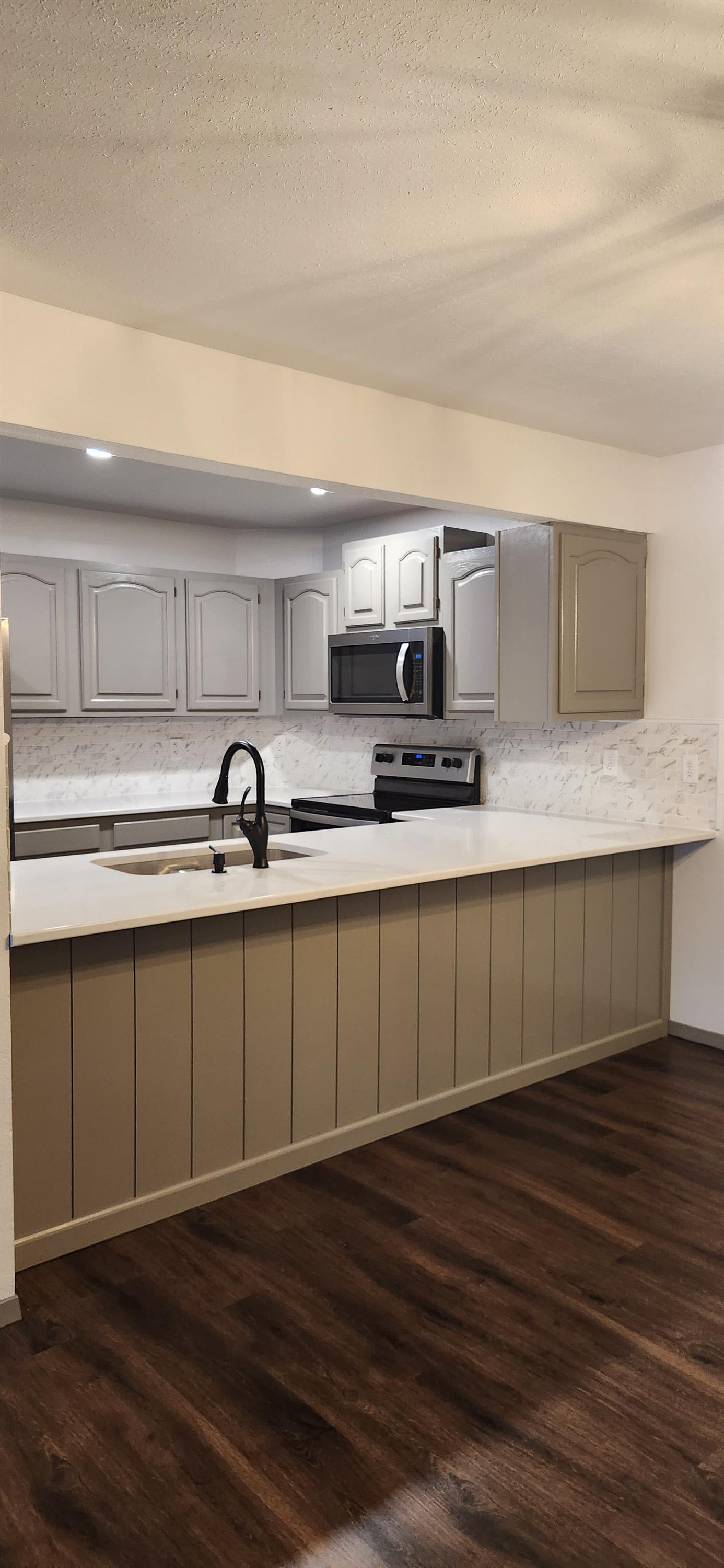 3945 Fairway Hills Drive 1 – photo 1