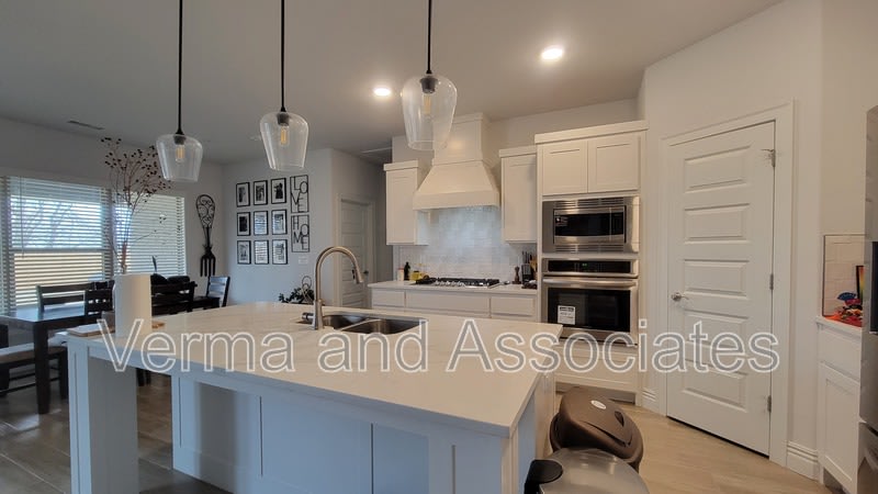 1890 Sunrise Cir – photo 5