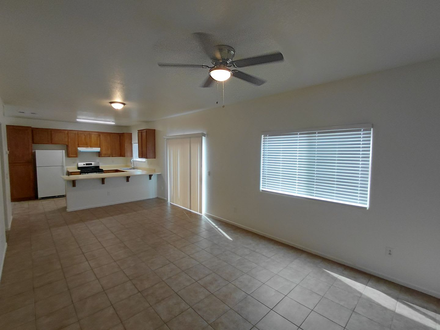 Spacious 4Bd 3Ba Home With Large Backyard In Imperial – photo 2
