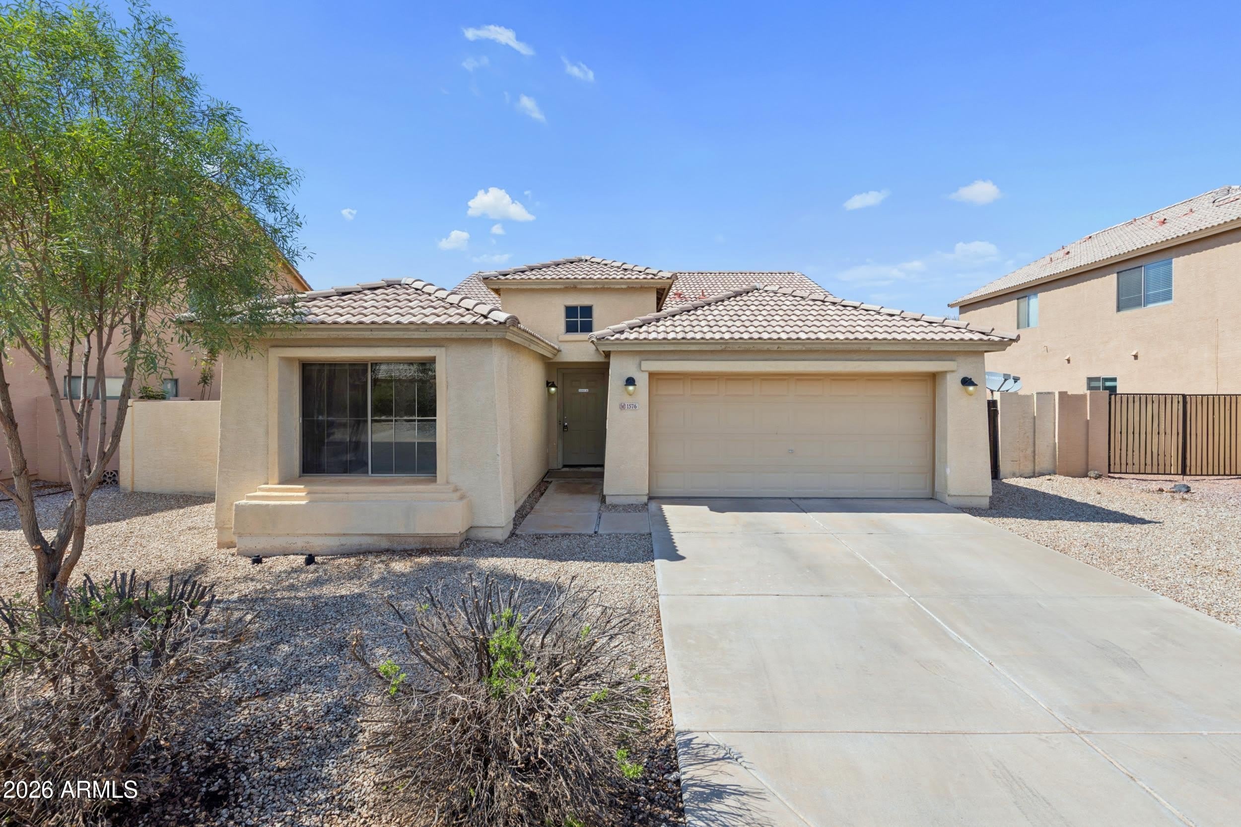1576 E GABRILLA Drive – photo 1