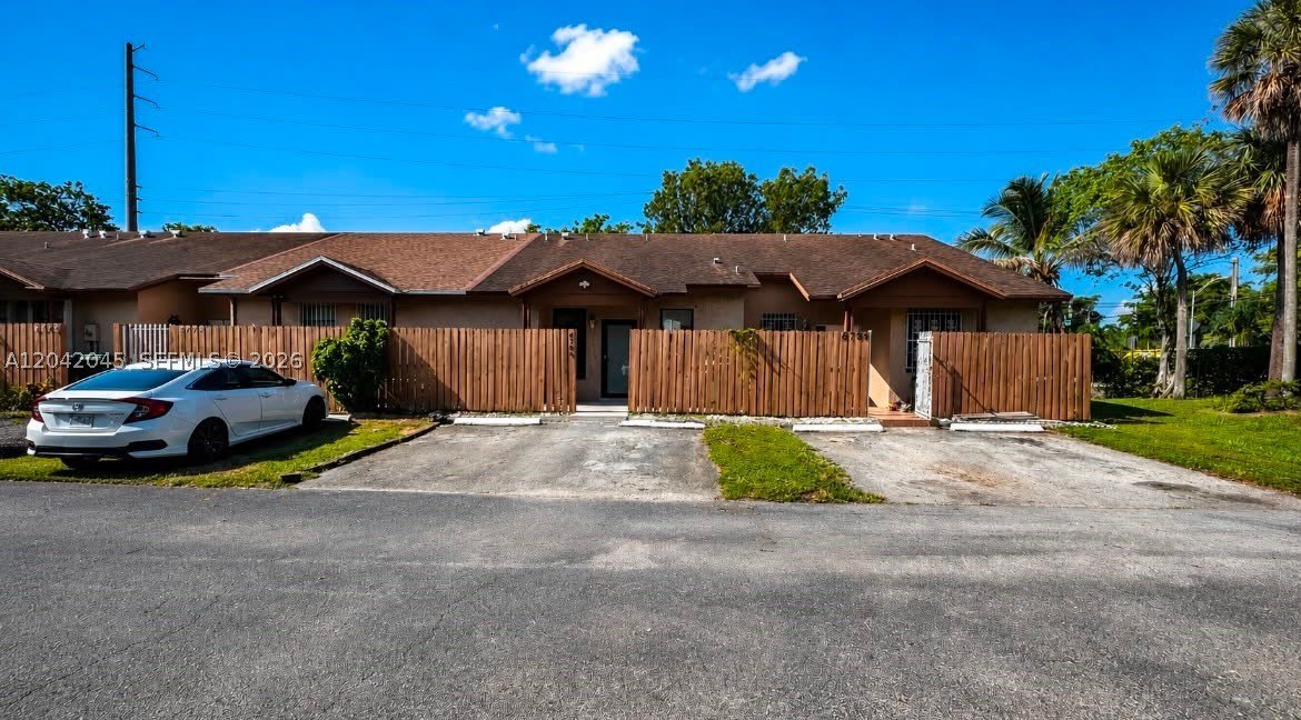 6780 NW 186th Ter – photo 1