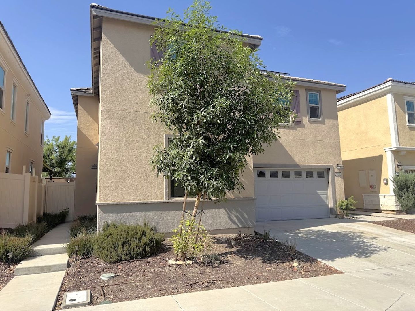 1014 W BUTTERCUP LN RIALTO 92376 (4 BED, 3 BATH) – photo 2