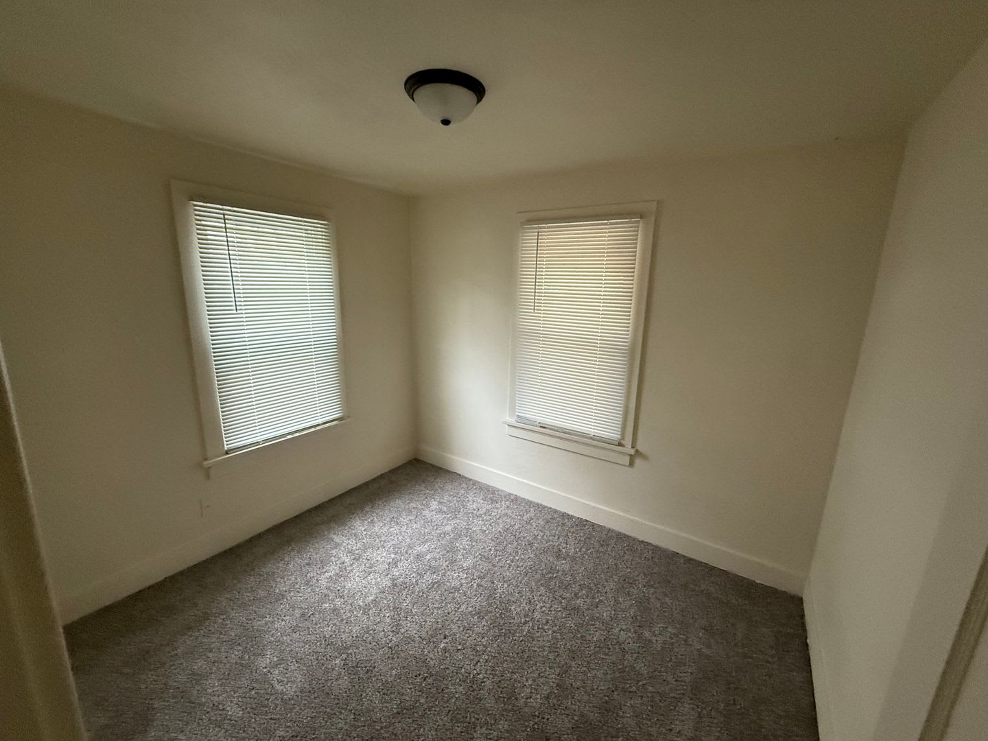 Cozy 4 Bedroom / 1 Bathroom For Rent – photo 2