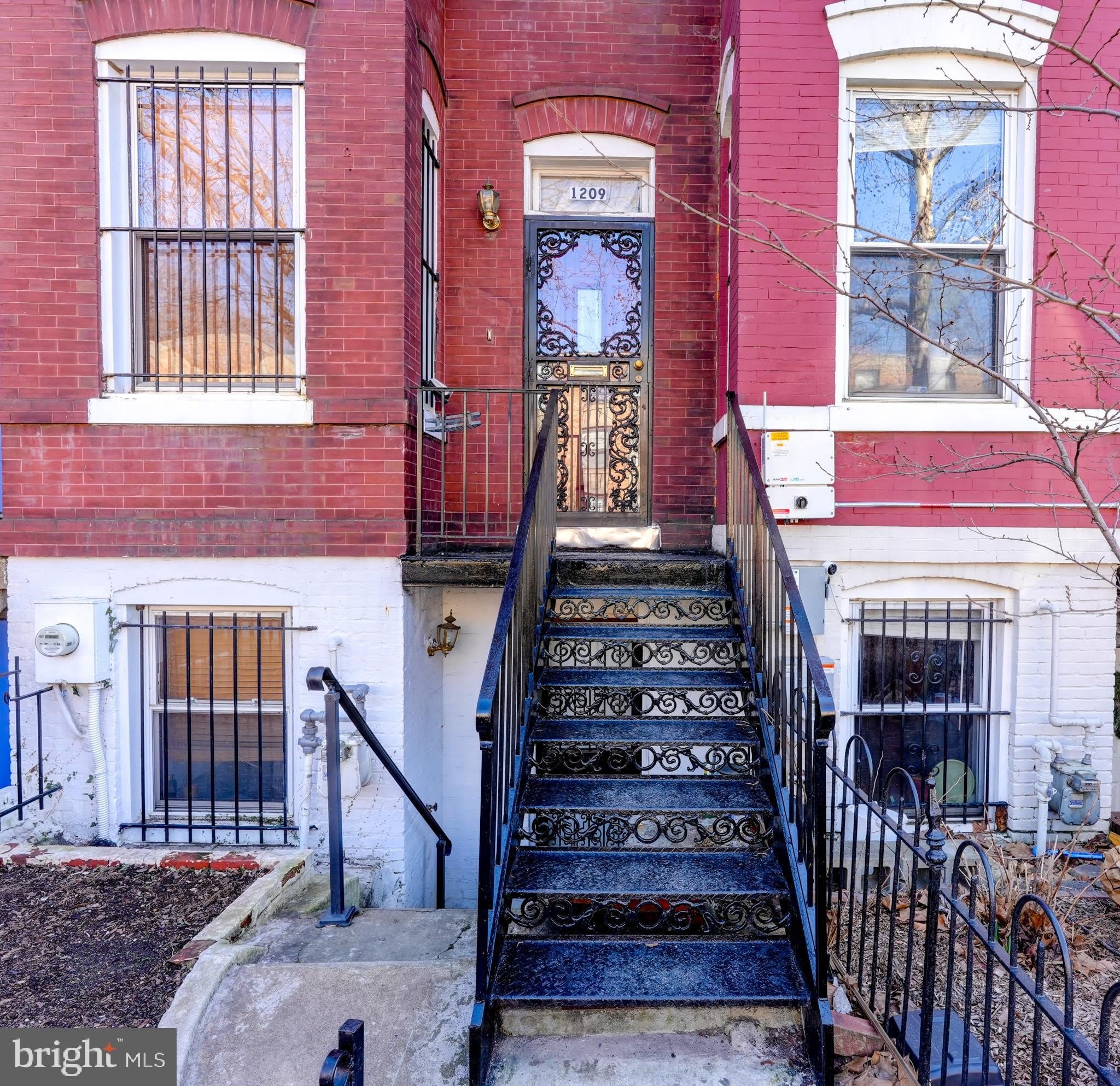 1209 I Street SE – photo 2