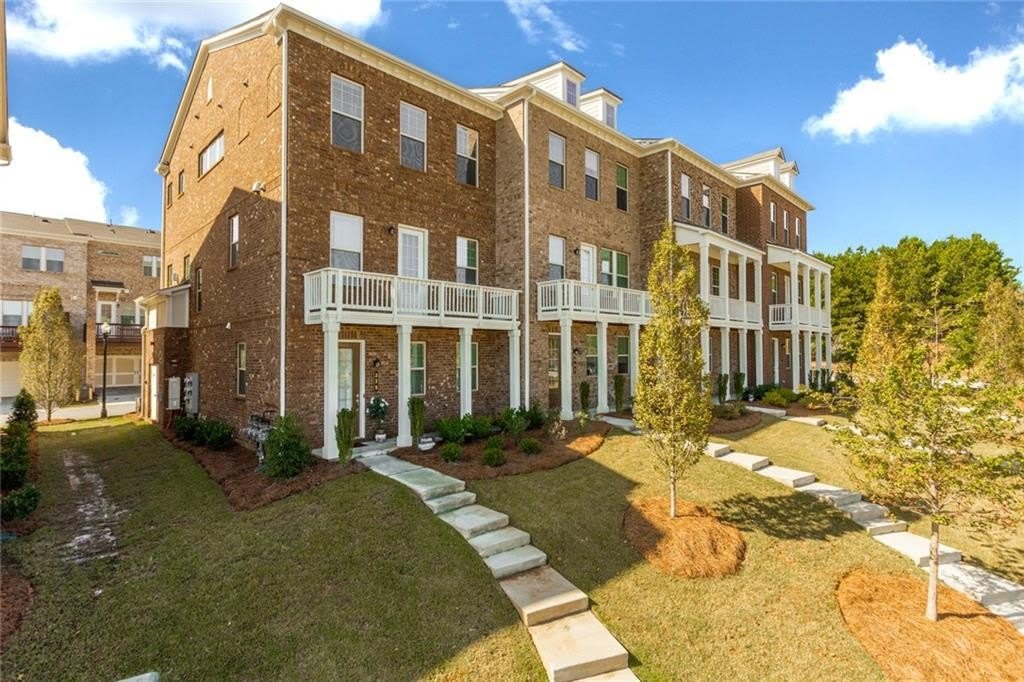 335 Beacons Place – photo 1