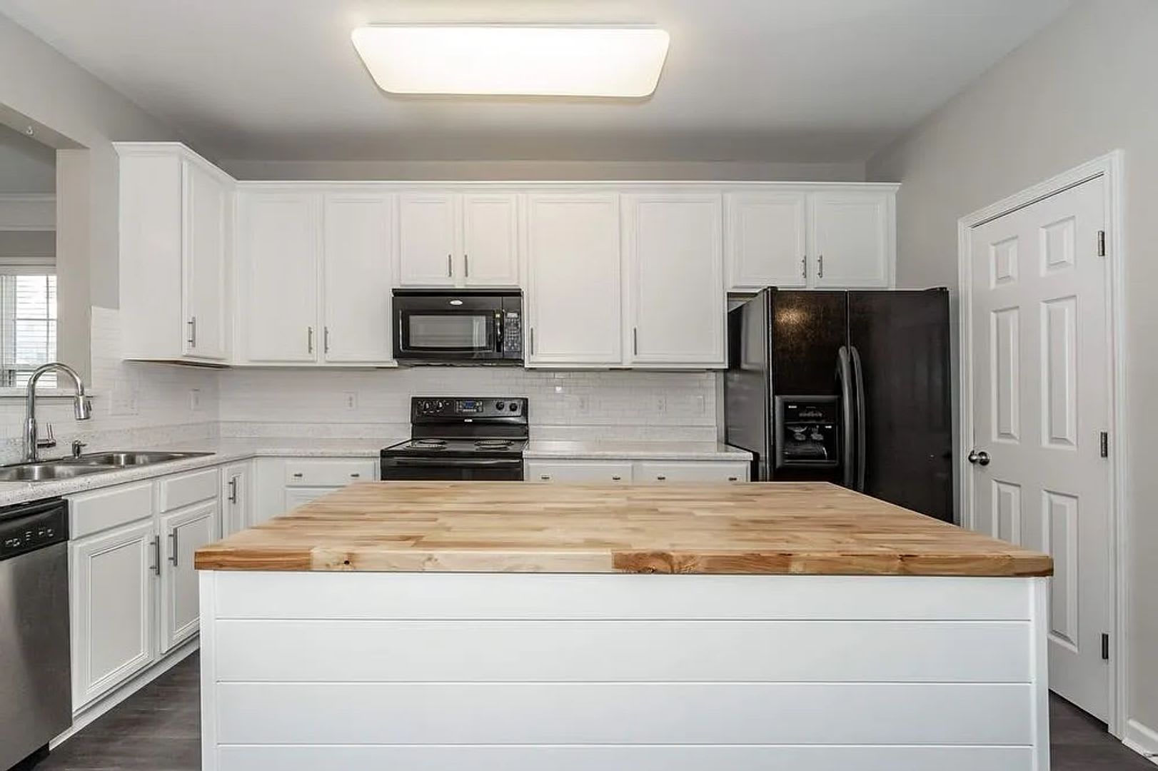 3 Bedroom Townhome With Garage Walk To Downtown Wake Forest – photo 5