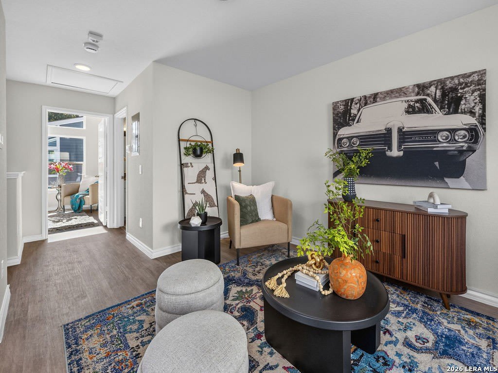 310 W Evergreen St – photo 2