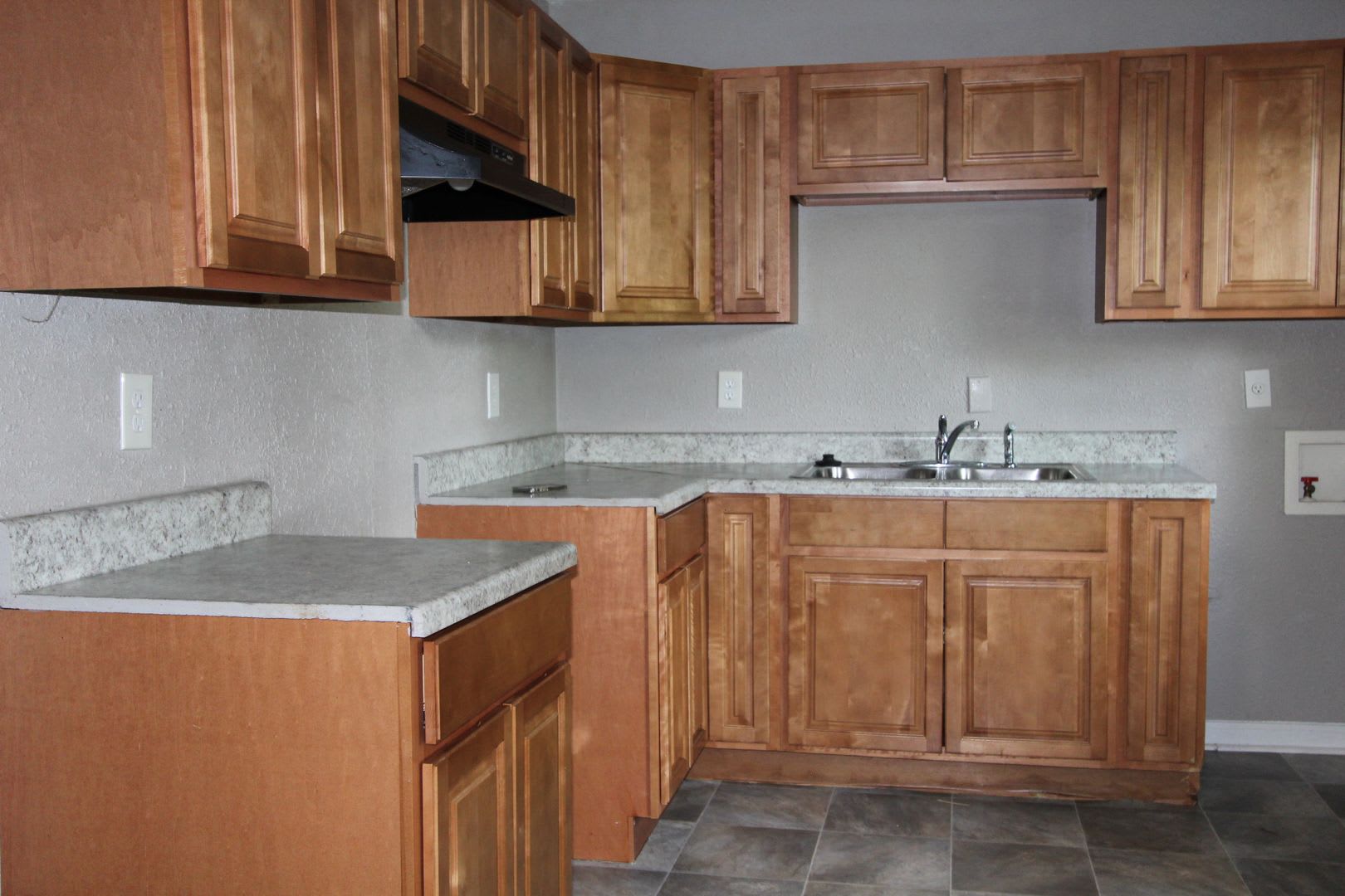 Charming Home With 3 Beds 1 Bath Near To Fuller State Park – photo 2