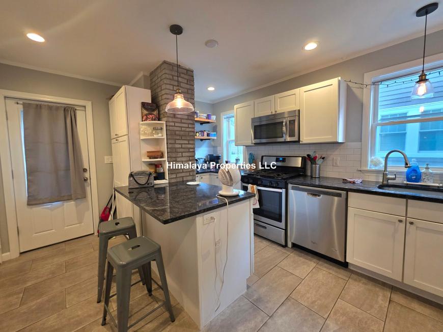17 Frederick Ave. – photo 1