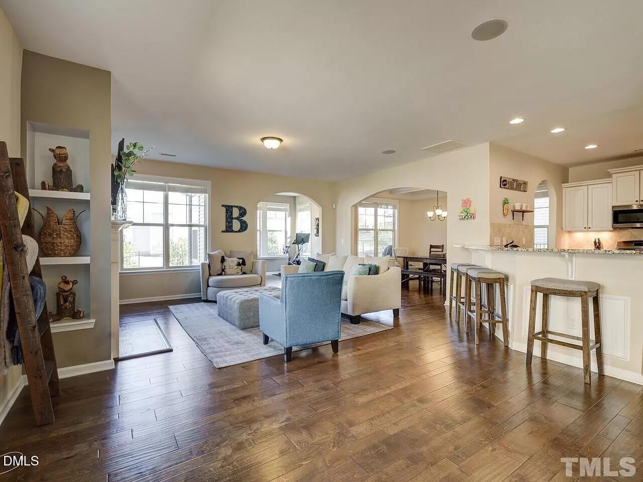 207 Maple Walk Street – photo 3