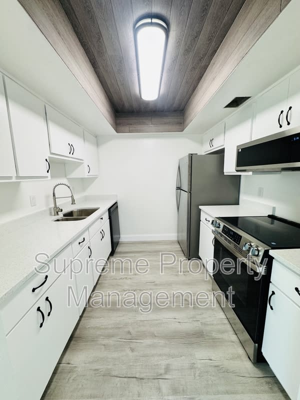 3154 Pine Tree Avenue – photo 2