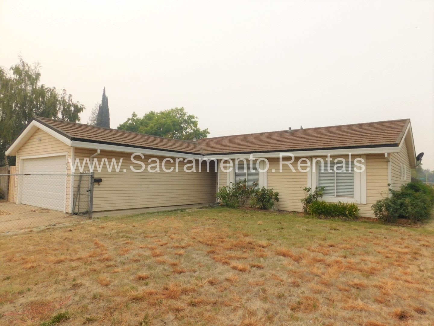 Updated 4bd/2ba Home near Cosumnes River College – photo 1