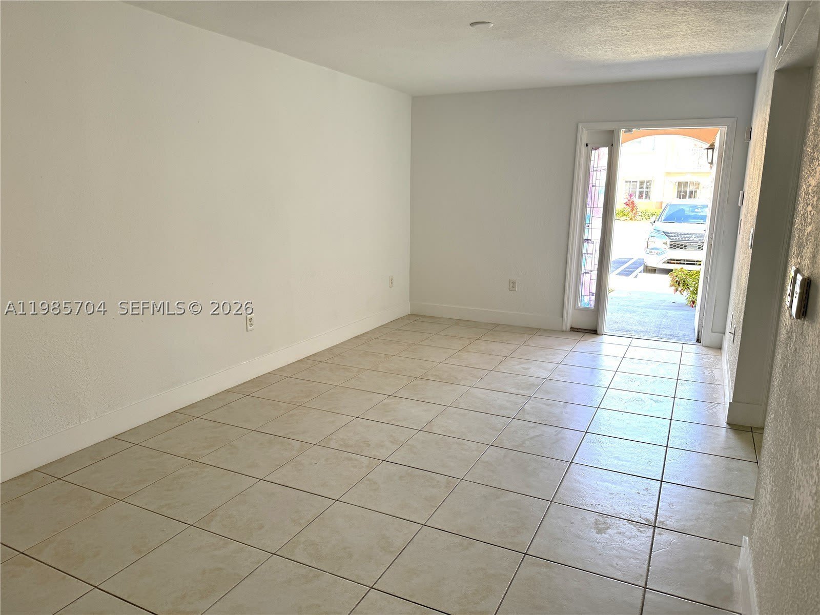 1260 SE 28th Ct – photo 4